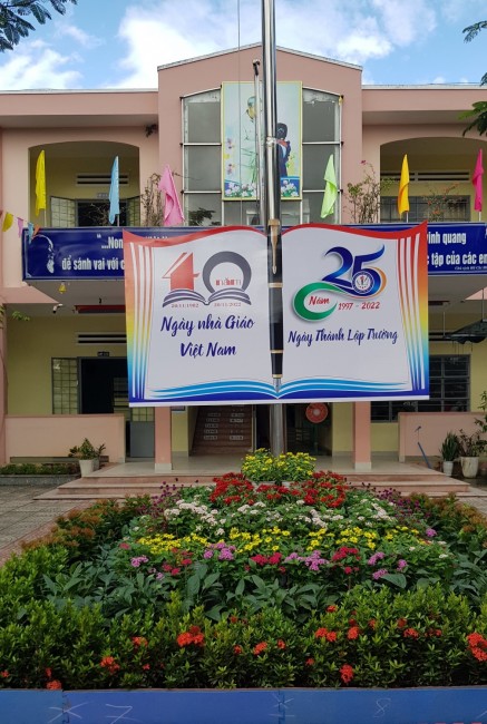 Gặp mặt kỷ niệm 40 năm ngày nhà giáo Việt Nam và 25 năm thành lập trường