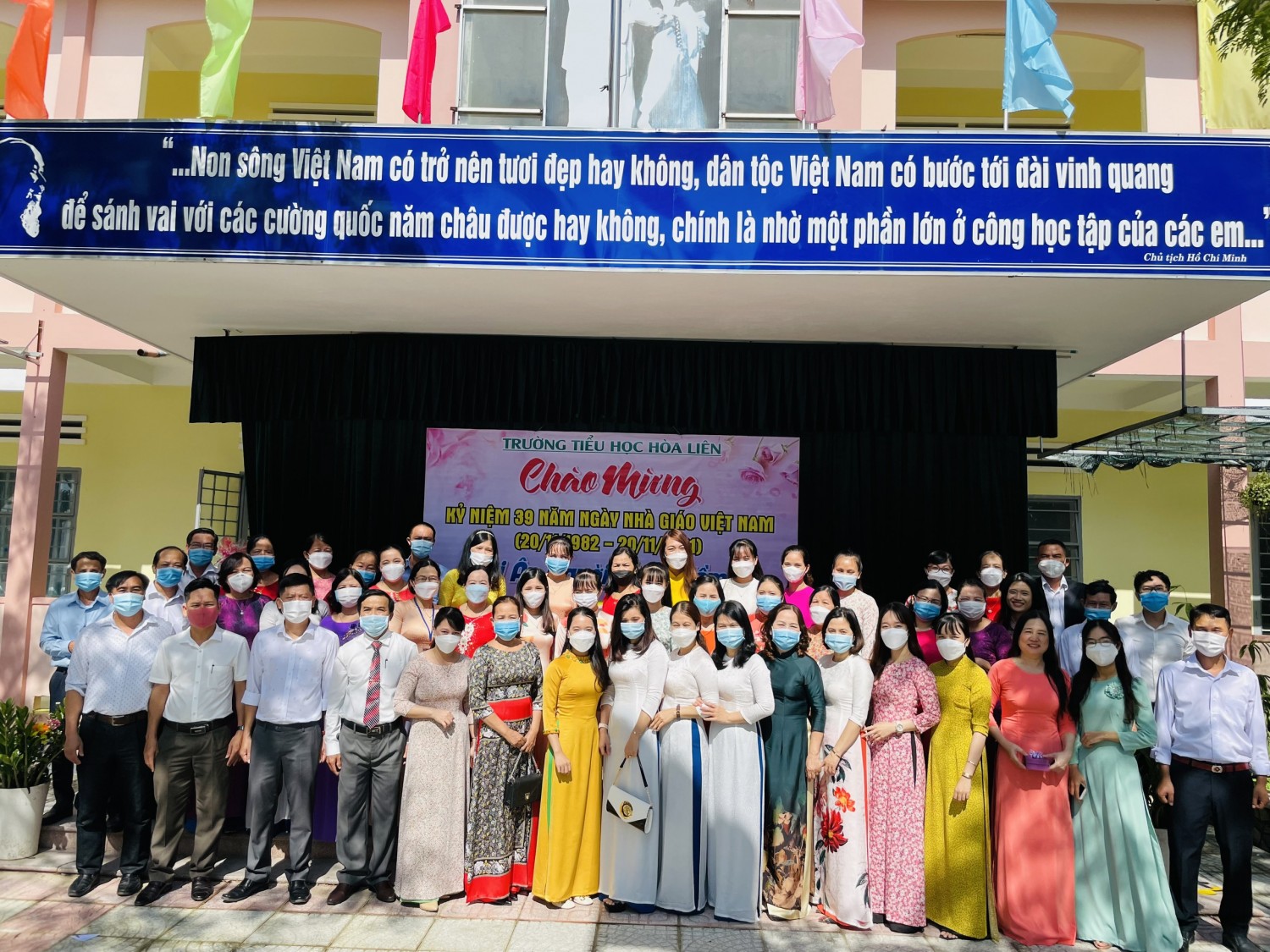 Lễ kỉ niệm 39 năm ngày Nhà giáo Việt Nam 20-11-2021 trường Tiểu học Hòa Liên